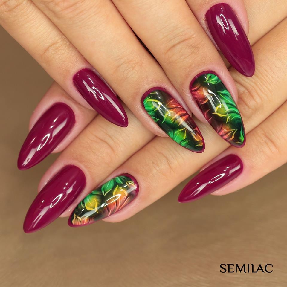 głęboki bordowy lakier hybrydowy elegancki manicure