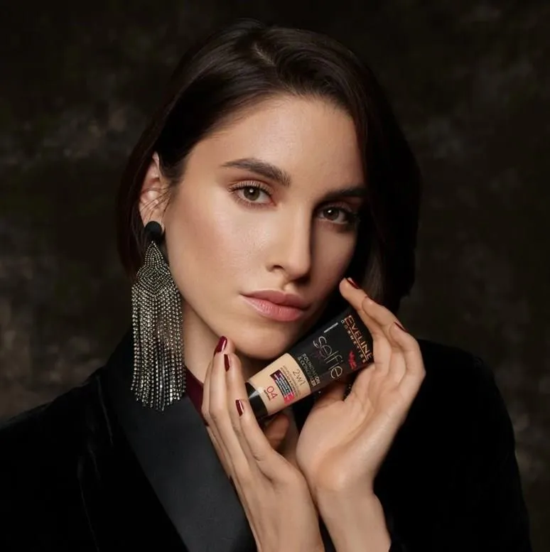 eveline-selfie-time-kryjąco-nawilżający-podkład-i-korektor-o-lekkiej-konsystencji