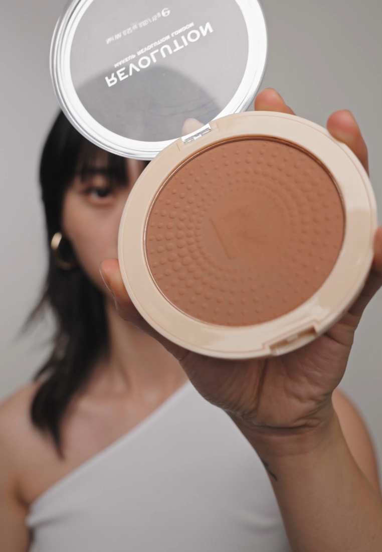makeup-revolution-bronzer-do-twarzy-mega-bronzer-kompaktowe-opakowanie
