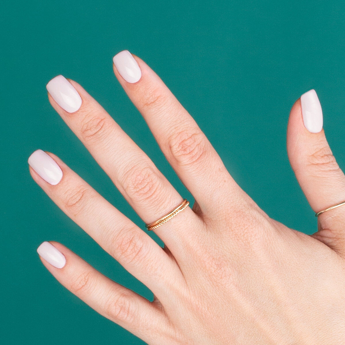 lakier hybrydowy Tea Rose subtelny manicure