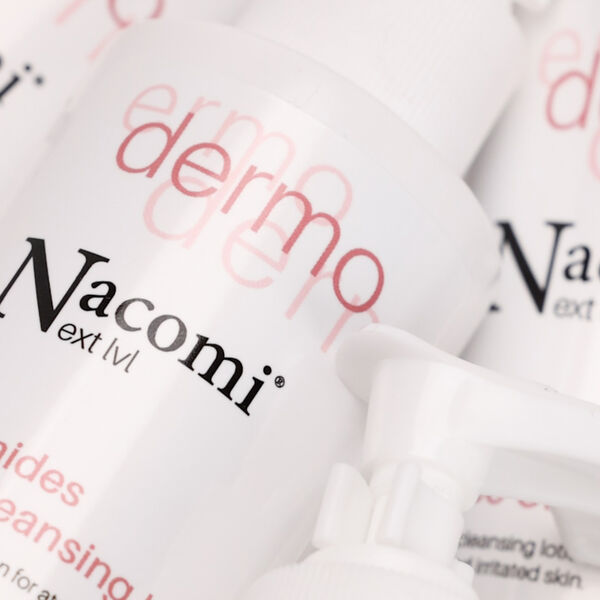 Nacomi-Łagodna-Emulsja-oczyszczająca-z-wodą-brzozową-i-olejem-ze-słodkich-migdałów