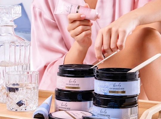 Odżywczy scrub do ciała z różową glinką Soraya Body Ceremony - obrazek 6