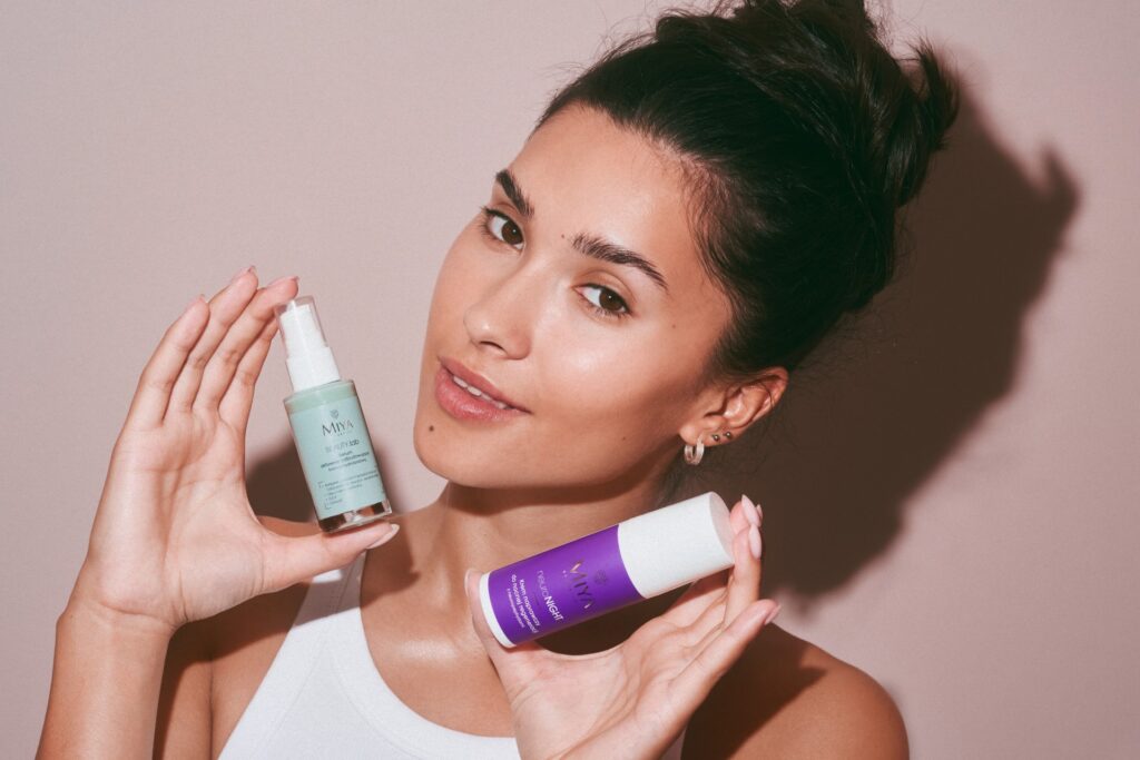 MIYA-neuroNIGHT-Krem-Naprawczy-do-Nocnej-Regeneracji-wygładzający-i-nawilżający-krem-z-neuropeptydami-do-skóry-dojrzałej