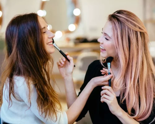 Jak dobrać podkład do szkoły? Postaw na naturalność!