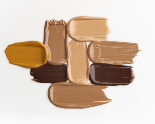 Jak dobrać podkład do twarzy? Rodzaje podkładów i ich dopasowanie do cery