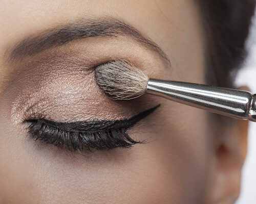 Jak nakładać cienie do powiek? Prosto, szybko i efektownie!