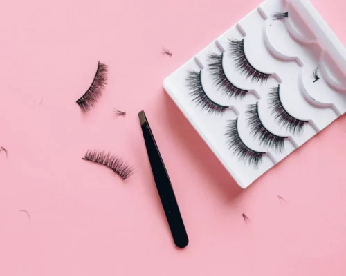 Jak ściągnąć sztuczne rzęsy? Prosty przewodnik i wskazówki pielęgnacyjne