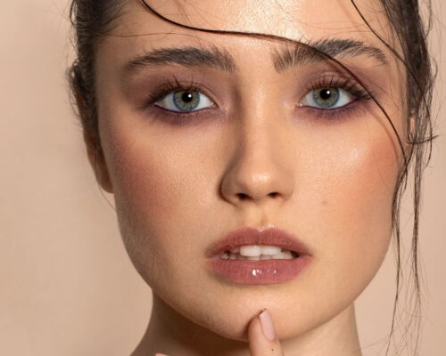 Jak utrwalić makijaż oczu na cały dzień? Sprawdź nasze triki!