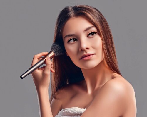 Jak wybrać idealny puder do twarzy? Najważniejsze kryteria