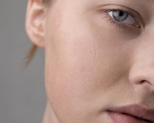 Jak wybrać podkład, który skutecznie zmniejszy widoczność porów?