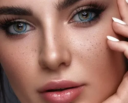 Jaki eyeliner do niebieskich oczu wybrać?