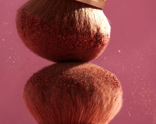 Jaki pędzel do rozświetlacza wybrać, aby uzyskać perfekcyjny efekt glow?