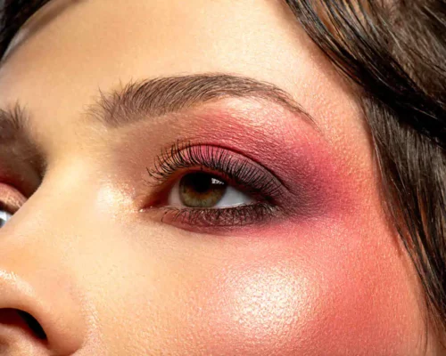 Jak nakładać róż do policzków krok po kroku?