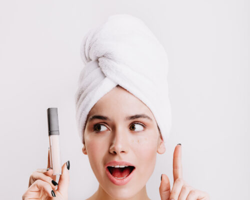 Korektor w płynie – lekka formuła, która zapewnia nawilżenie i naturalny efekt