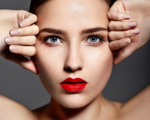 Make-up, który robi wrażenie! Jak stworzyć stylizację idealną na każdą okazję?