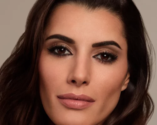 Makijaż oczu brązowych – triki i kolory, które wydobędą głębię spojrzenia!