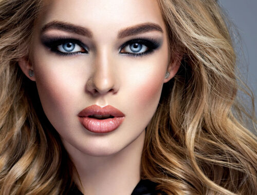 Makijaż smokey eye na różne okazje – dopasuj intensywność do sytuacji