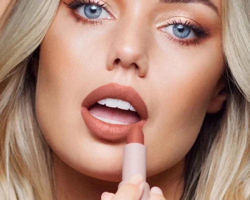 Matowa szminka – kiedy sprawdzi się najlepiej?