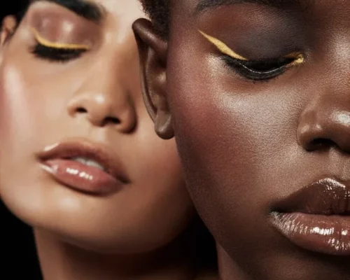 Metaliczny eyeliner – luksusowy akcent, który podkreśli Twoje spojrzenie