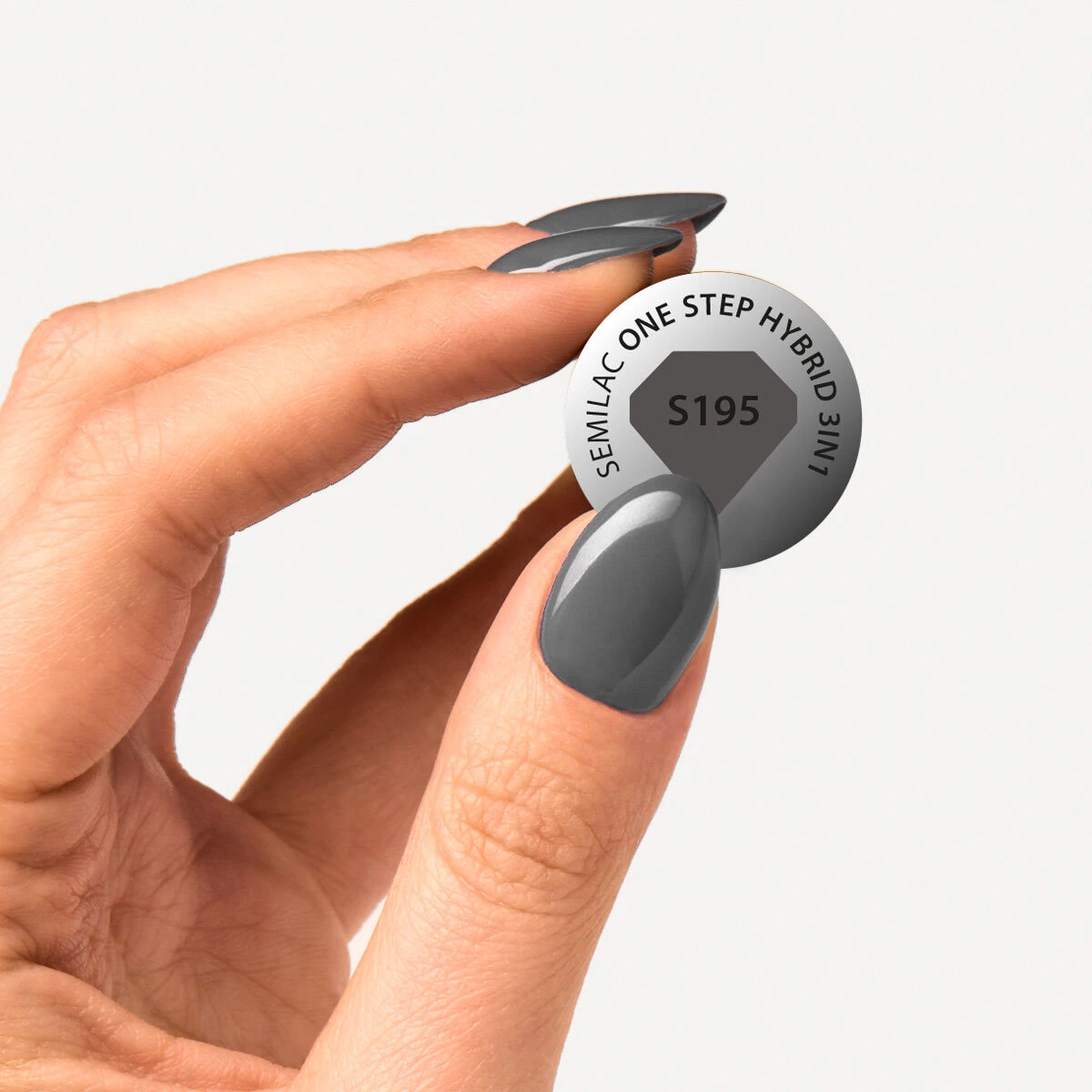 elegancki-grafitowy-lakier-hybrydowy-na-co-dzień