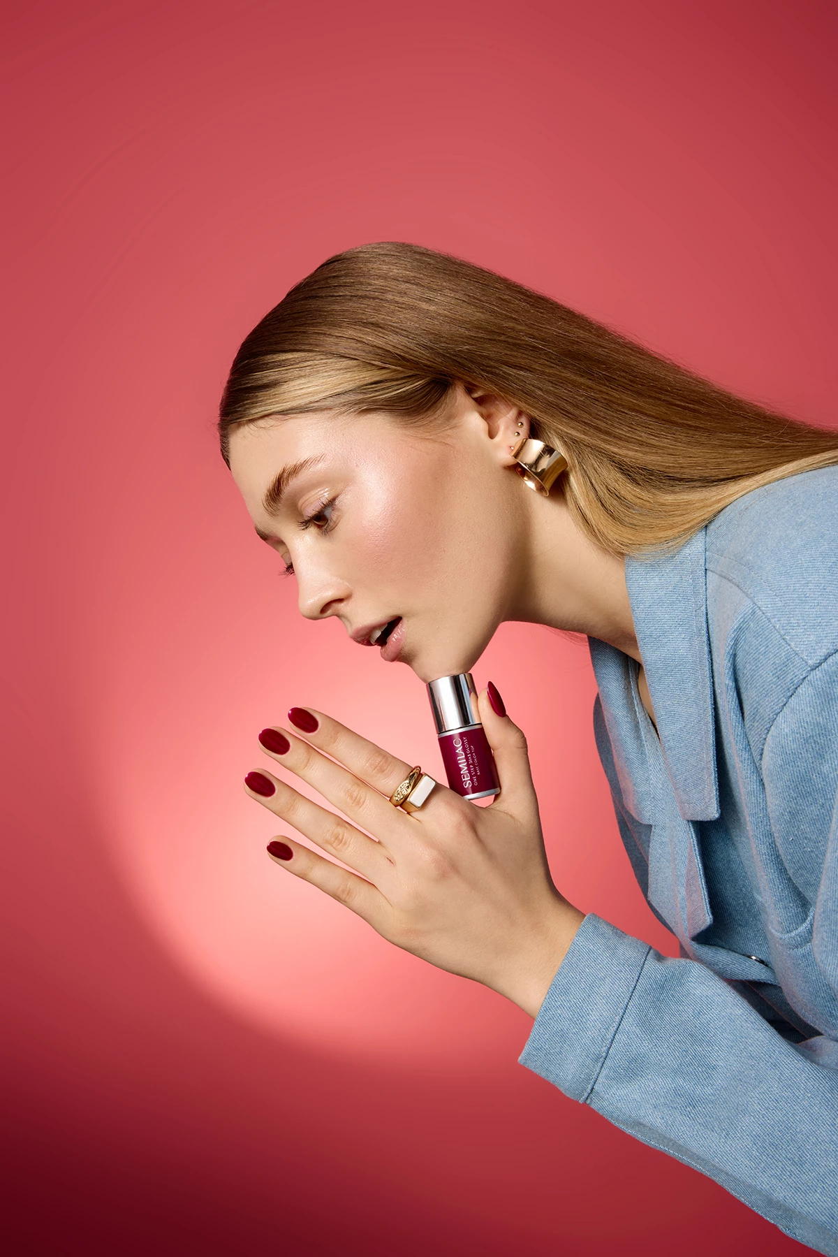 zmysłowy-manicure-w-kolorze-dark-raspberry