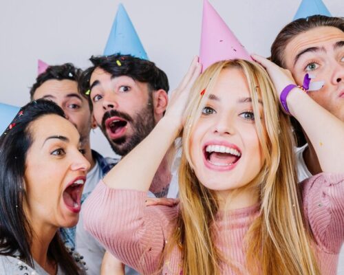 Sekrety trwałego makijażu urodzinowego – jak zadbać o każdy detal?