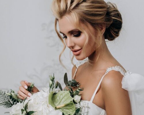 Smokey eye i klasyczna kreska – jak podkreślić spojrzenie w makijażu ślubnym