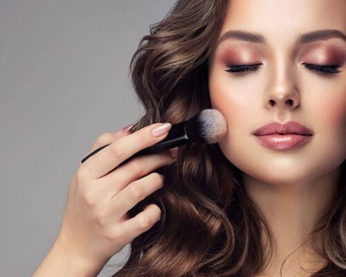 Sztuka konturowania twarzy na sucho – wszystko, co musisz wiedzieć