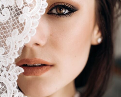 Trwały makijaż na wesele – jak go zrobić krok po kroku?