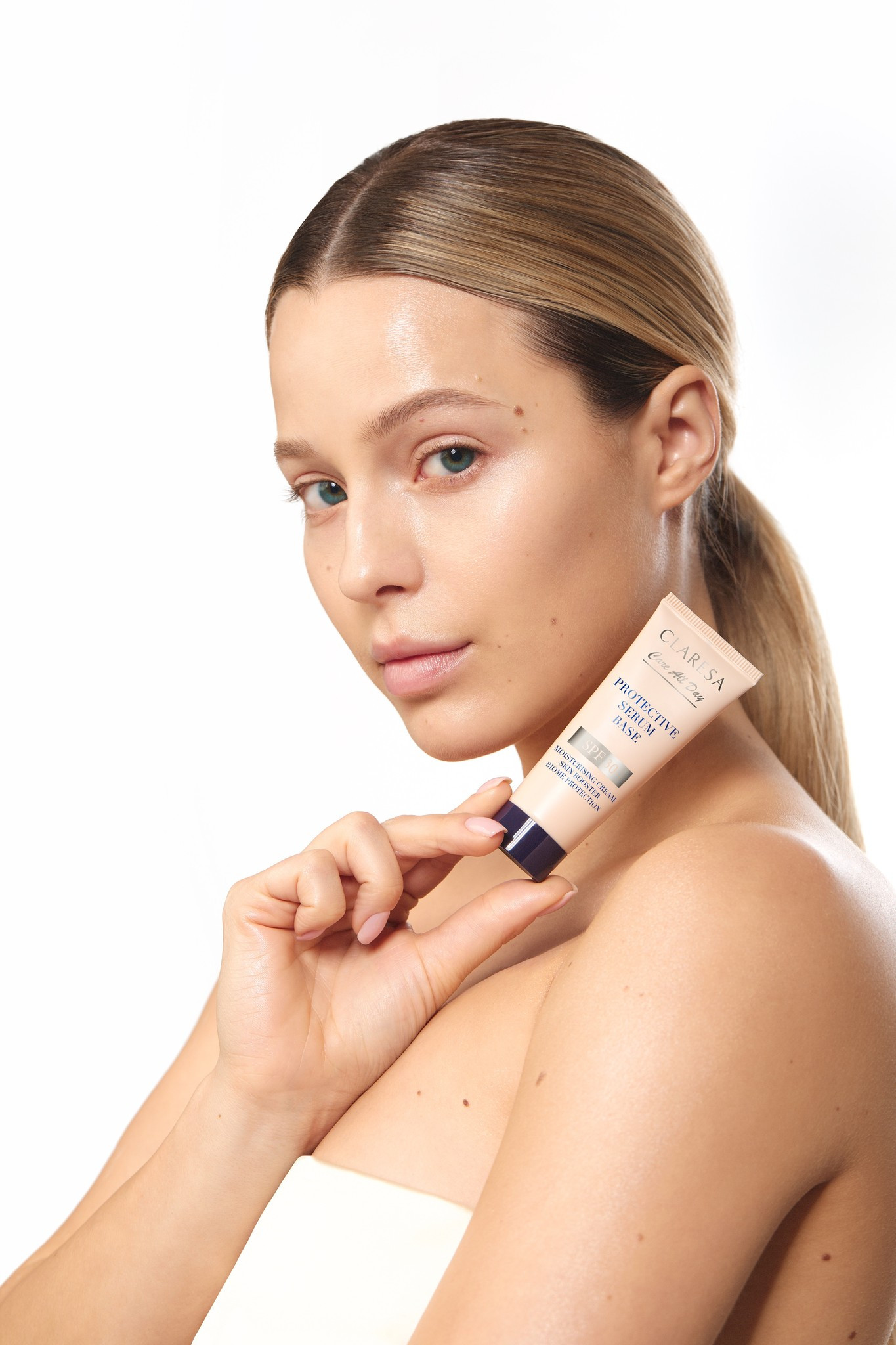 baza-pod-makijaż-z-kolagenem-dla-cery-suchej