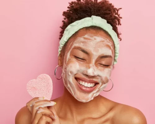 Codzienna pielęgnacja skóry – jak budować zdrowe nawyki w każdym wieku?