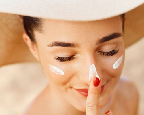 Czy krem z filtrem hamuje produkcję witaminy D? Sprawdź, jak jest naprawdę