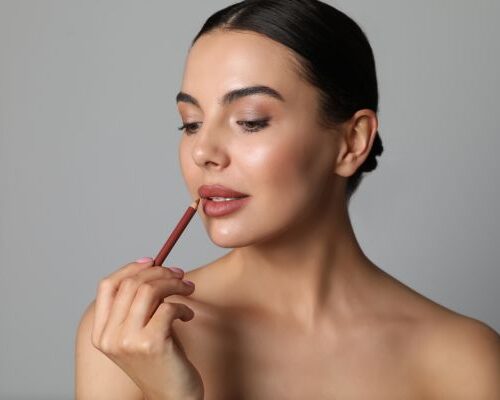 Dlaczego konturówki do ust podbijają świat makijażu?