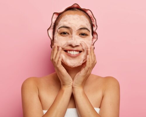 Jak dbać o skórę trądzikową każdego dnia?