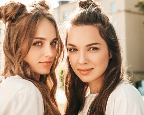 Jak zakryć pryszcza? Domowe triki i makijażowe sztuczki