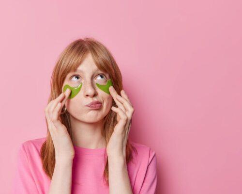 Jak zapobiegać przesuszeniu skóry wokół oczu?