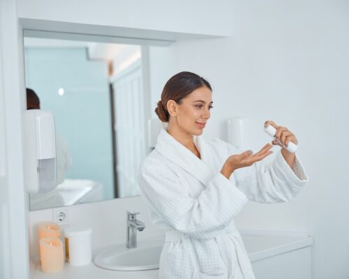 Jakie kosmetyki sprawdzą się przy cerze tłustej?