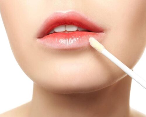 Jakie kosmetyki wybrać do efektu blurred lips?