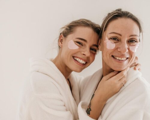 Nawilżanie skóry pod oczami – dlaczego to takie ważne?