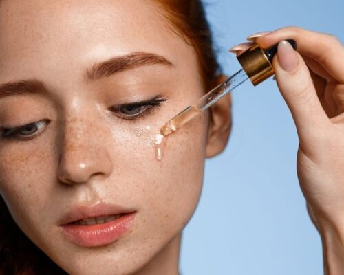 Niacynamid w pielęgnacji skóry suchej – jak działa i kiedy warto go stosować?