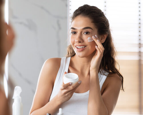 Pielęgnacja skóry twarzy od A do Z - najlepsze rady na każdą dekadę życia