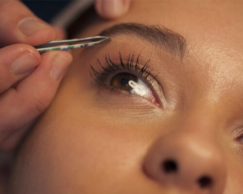 Regulacja-brwi-dopasowana-do-Ciebie-–-wszystko-co-musisz-wiedziec