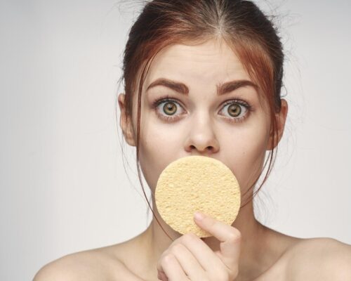 Tłusta cera – czego absolutnie unikać?