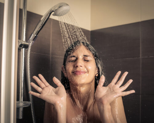 Zimny prysznic – prosty rytuał, który odmieni Twoje ciało i umysł