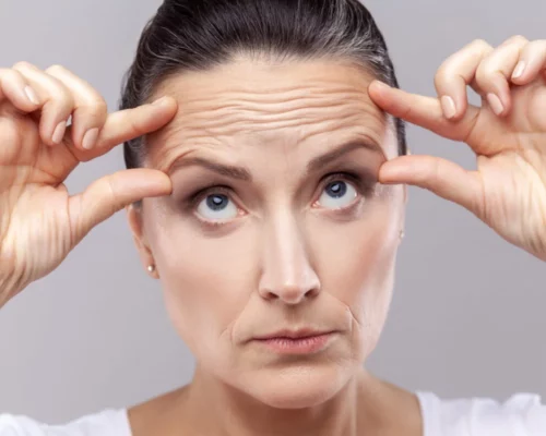 Zmarszczki mimiczne – jak powstają i jak skutecznie je wygładzić?