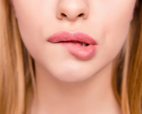 Domowe sposoby na suche i spierzchnięte usta