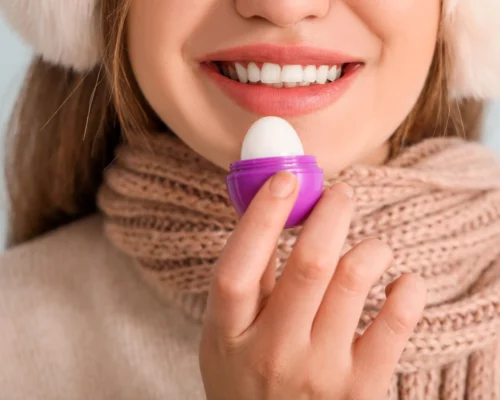 Jak dbać o usta zimą? Ochrona, nawilżenie i regeneracja w chłodne dni