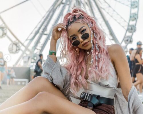 Ozdoby na twarz, które podkreślają festiwalowy look