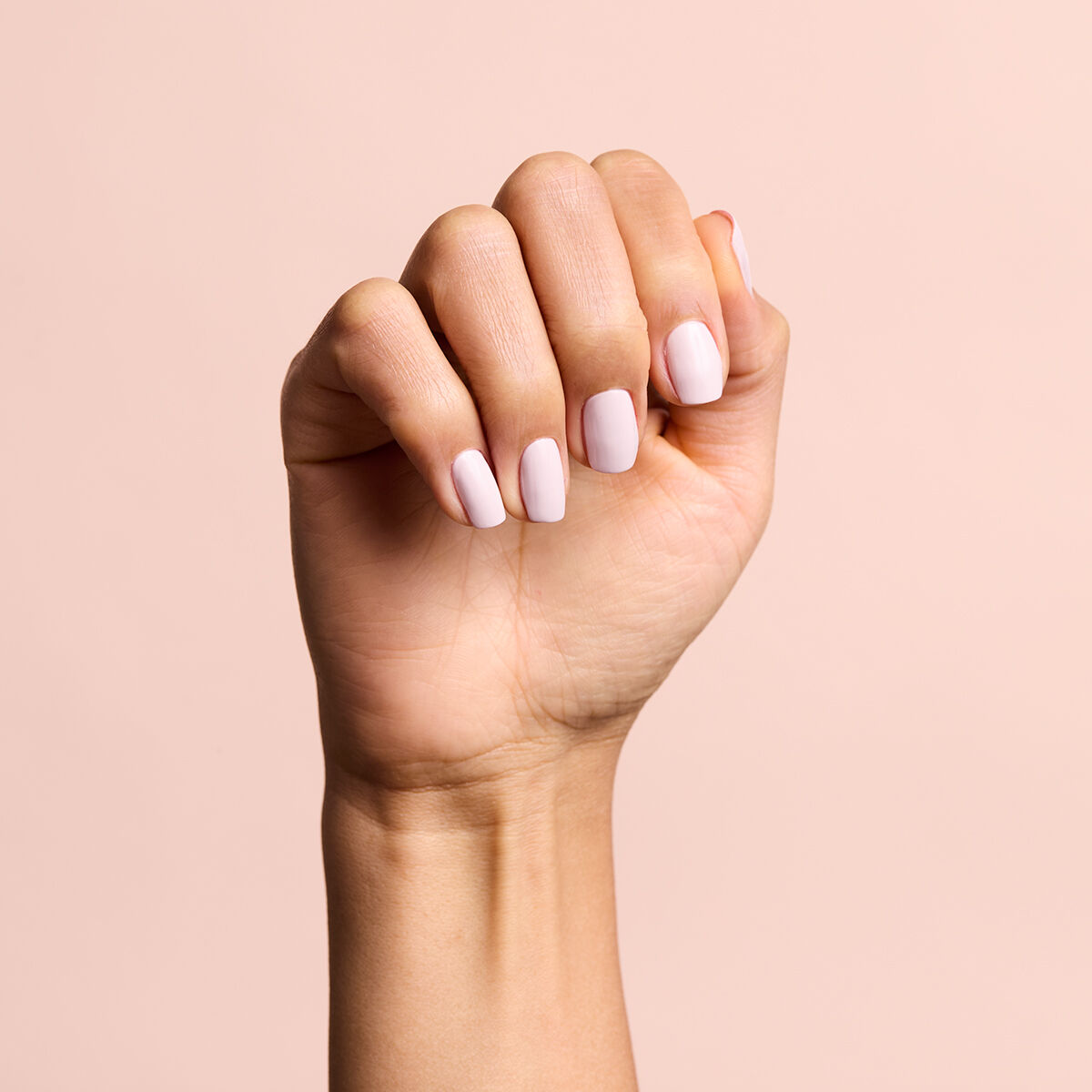 klasyczny-manicure-w-kolorze-nude