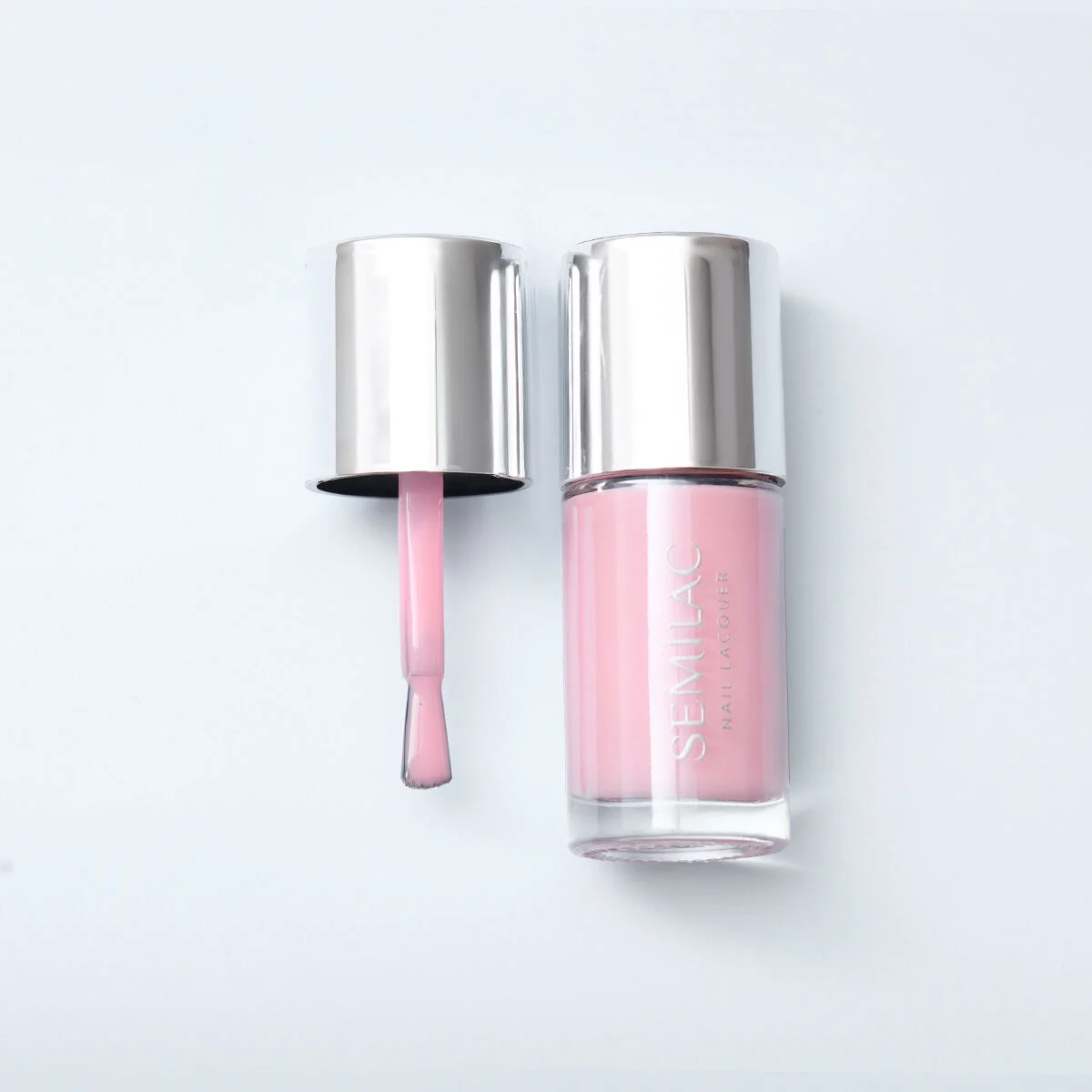 delikatny-roz-na-naturalny-manicure